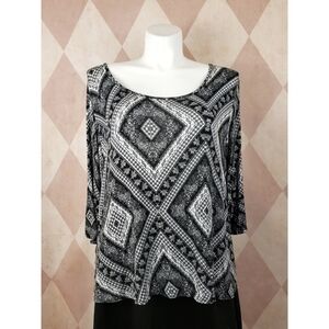 Star Vixen | Black + White Patterned Top